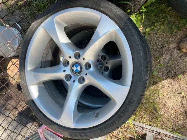 BMW 19” staggered Rims OBO image indicator(2)