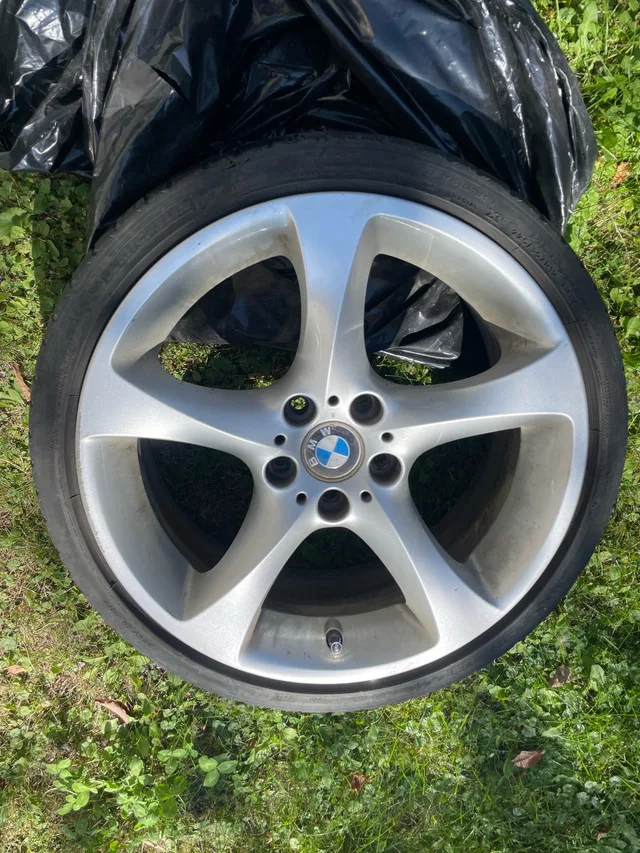 BMW 19” staggered Rims OBO image indicator(4)
