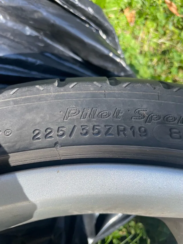 BMW 19” staggered Rims OBO image indicator(5)
