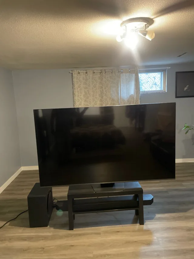 Samsung 75” QLED TV & Sound Bar OBO image indicator(3)