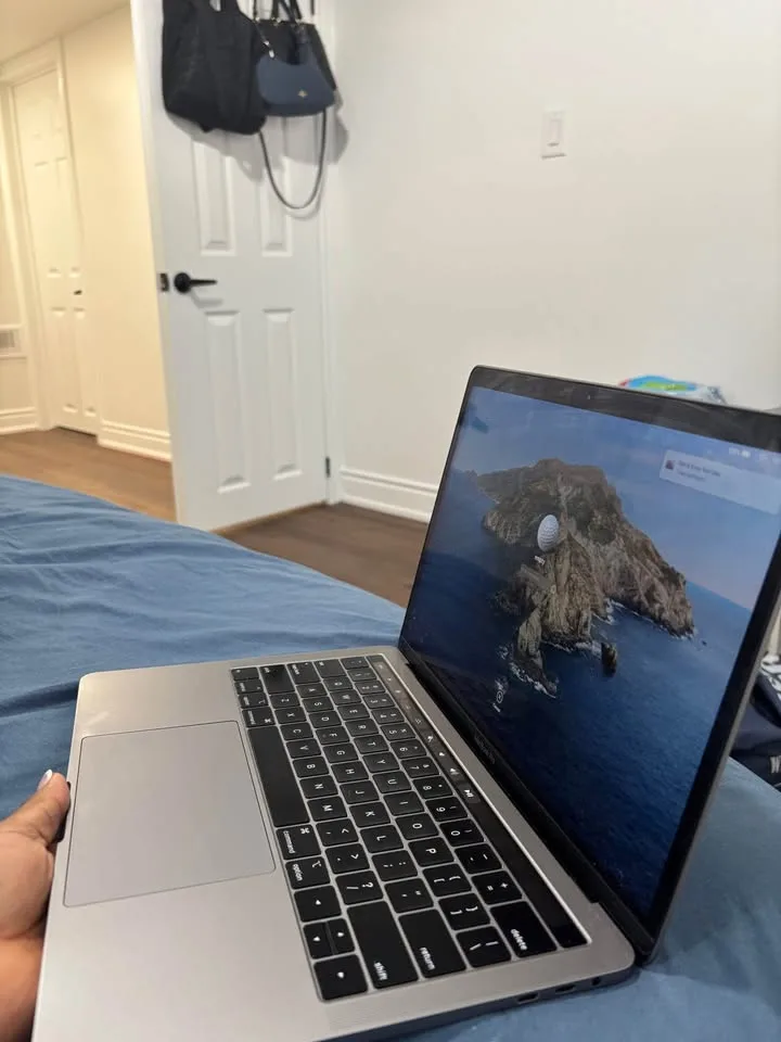 2019 MacBook Pro image indicator(3)