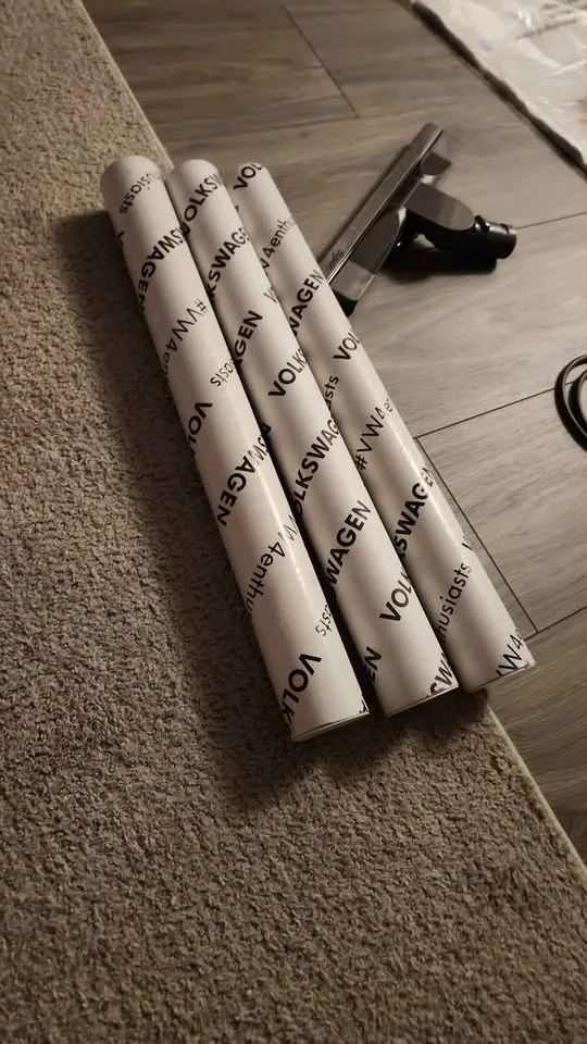 Vintage Volkswagen Posters + Calendar image indicator(10)