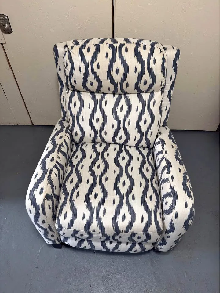 Recliner Chair thumbnail