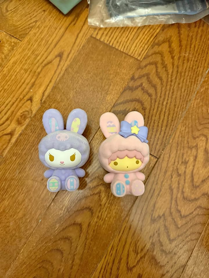 Kuromi + Little Twin Star Figurine