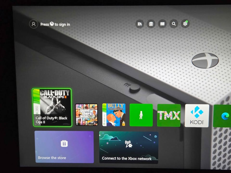 Xbox One S, With drift controllers - photo 3