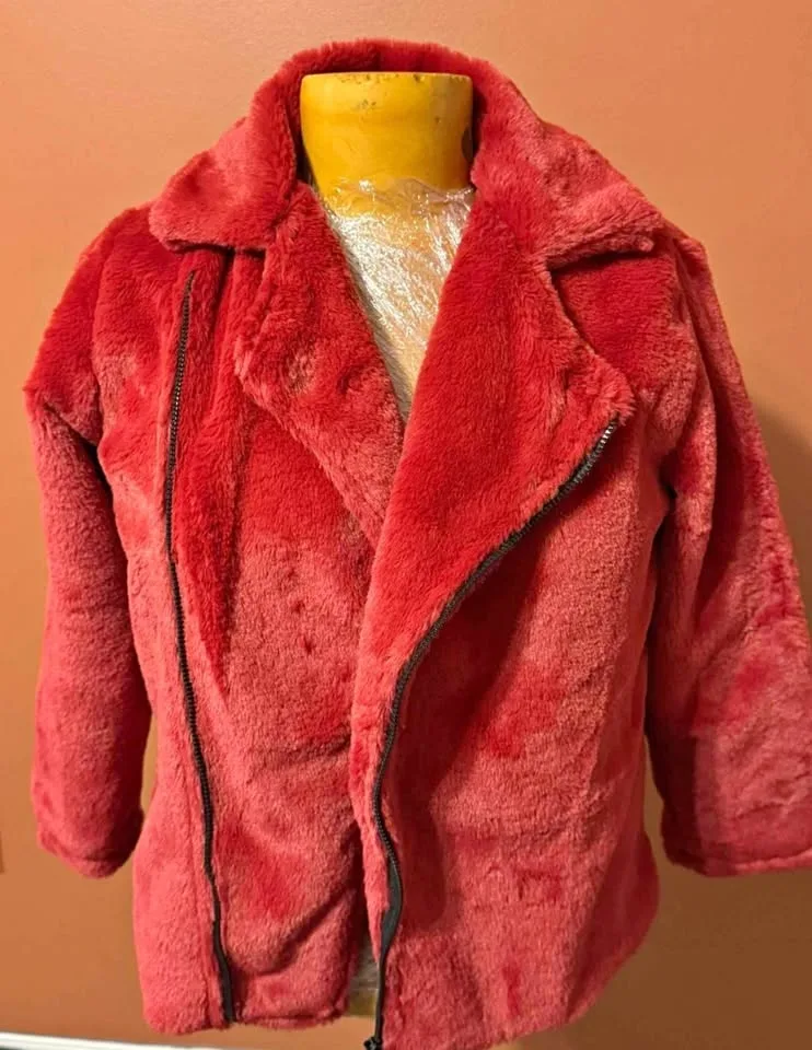 🔥 Faux Fur Zip Jacket – Size S 🔥 Asking $20