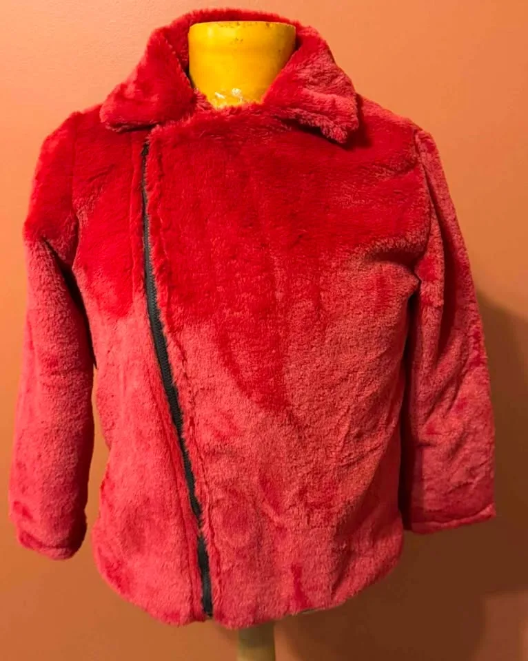 🔥 Faux Fur Zip Jacket – Size S 🔥 Asking $20 image indicator(2)