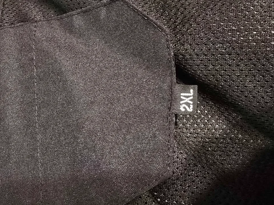 Explore Men’s Windbreaker Jacket – Size 2XL – $25 🖤 image indicator(7)