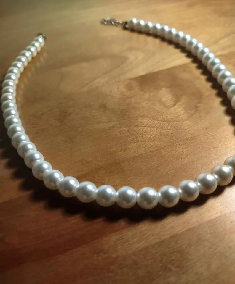 Pearl-style Necklace image indicator(2)