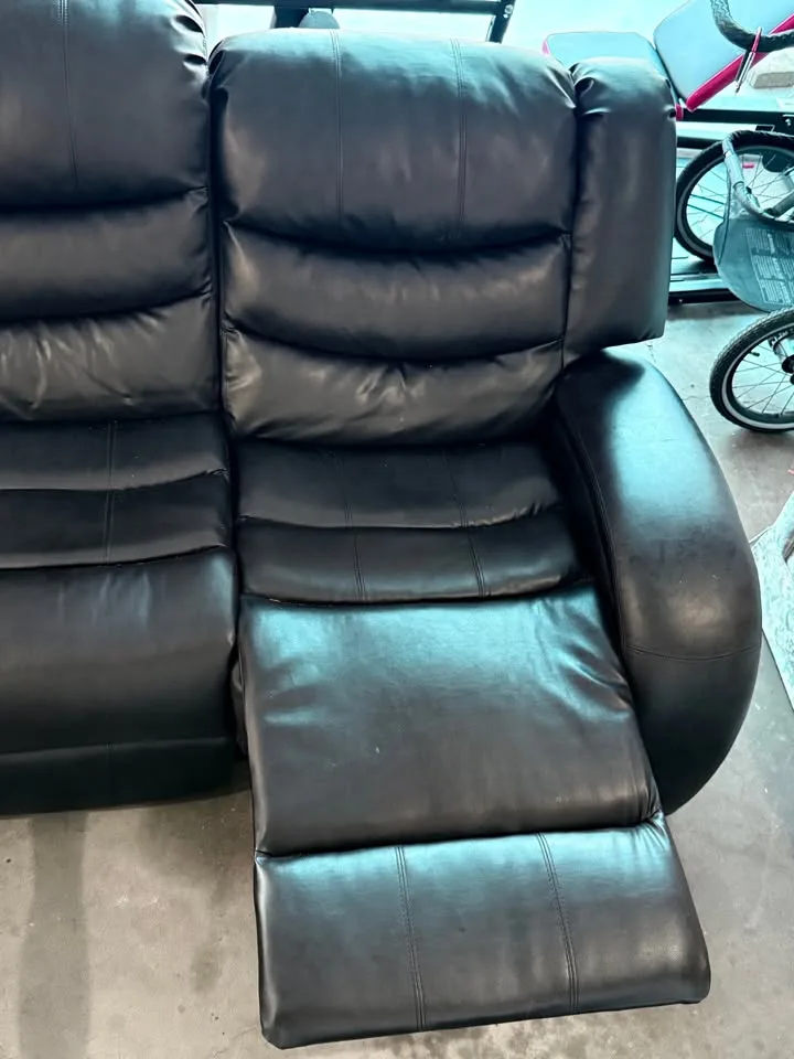 BLACK RECLINING SOFA IN THE BRAND NEW CONDITION.MAKE BEST YOUR O image indicator(3)