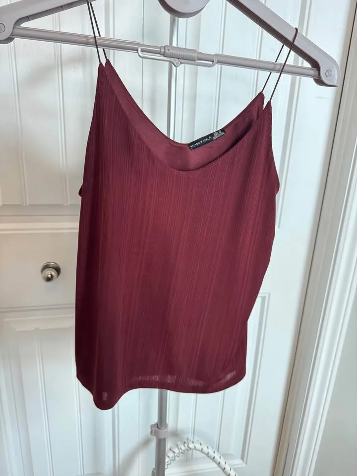 Burgundy/brown tank- small image indicator(2)