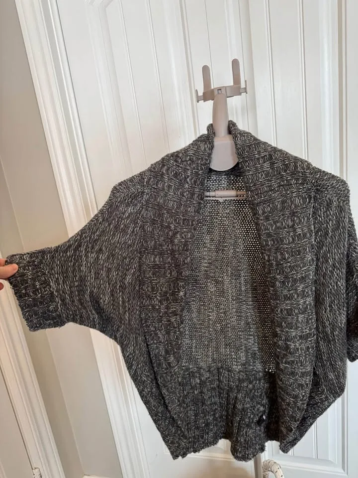 Grey cardigan- medium image indicator(2)