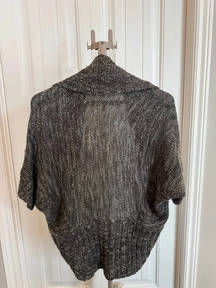 Grey cardigan- medium image indicator(3)