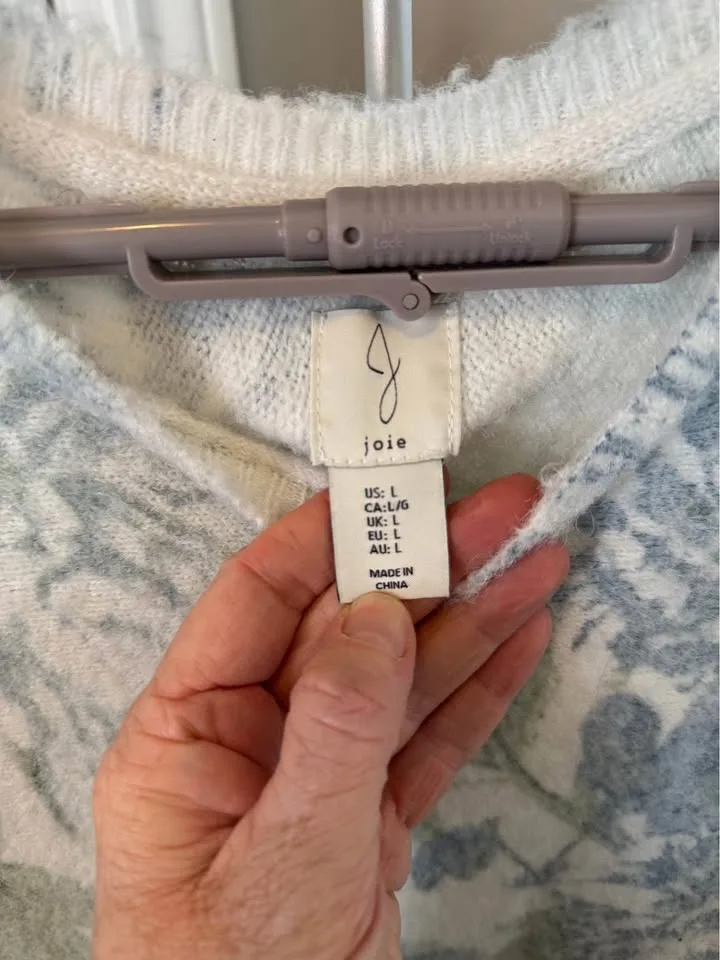 Cozy sweater- large image indicator(3)