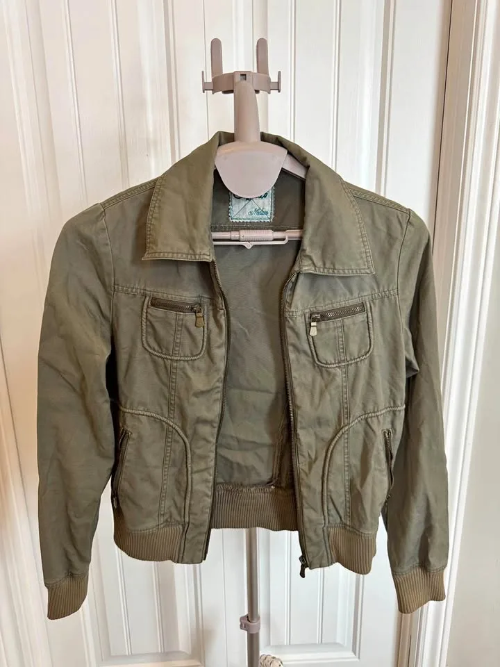 Medium green bomber jacket