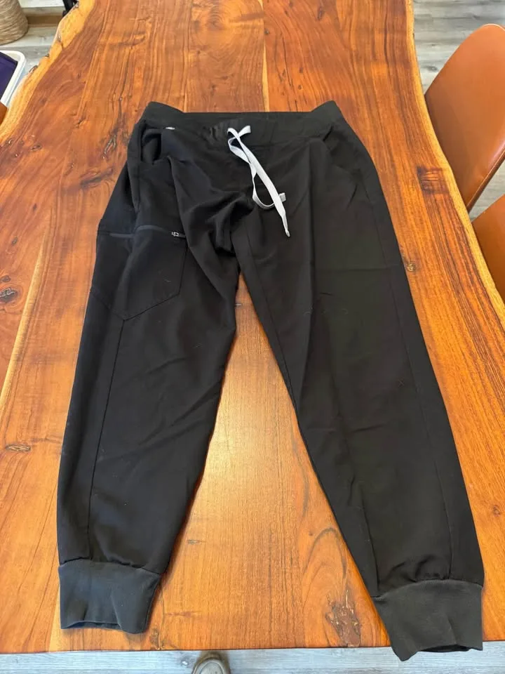 2 zamora Figs- medium, petite. image indicator(2)