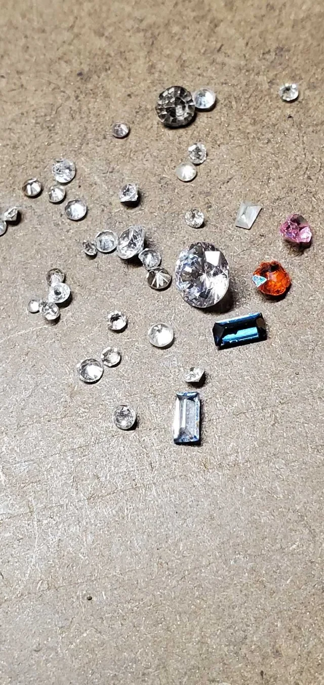 loose diamonds and other gemstones