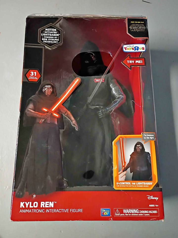 KYLO REN star wars animatronic interactive figure