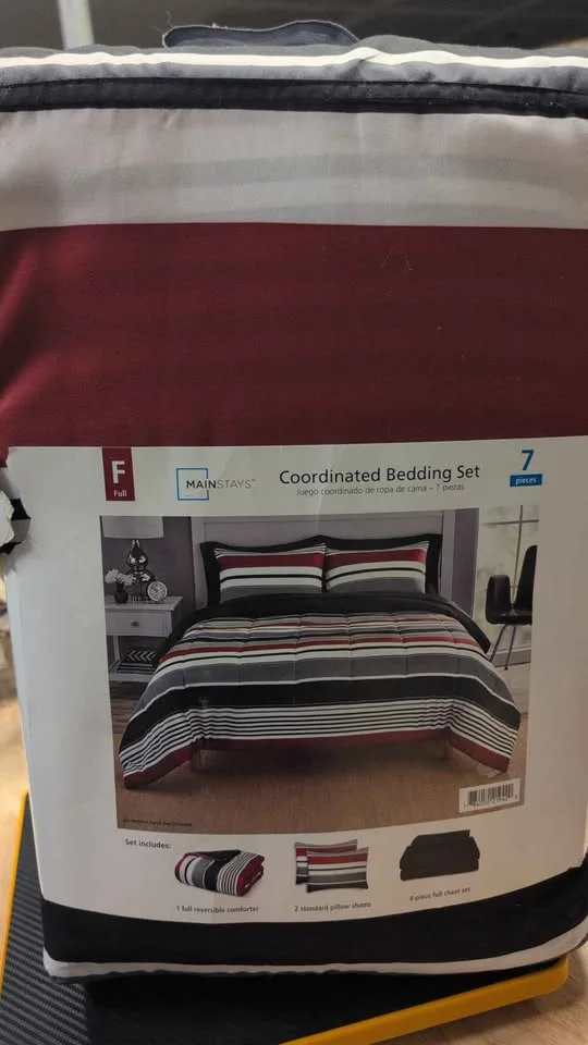 Mainstays Bed in a Bag Comforter Set with Sheets FULL image indicator(2)