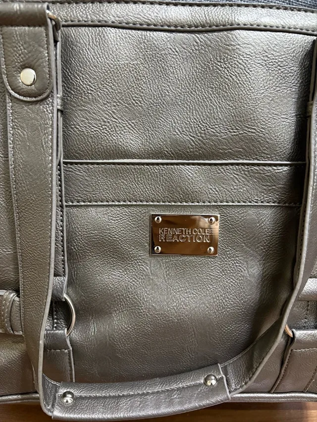 Kenneth Cole Reaction Bag image indicator(4)
