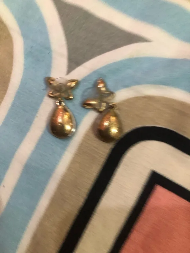 Butterfly Drop Earrings image indicator(3)