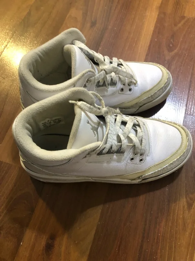 Air Jordan 3 thumbnail