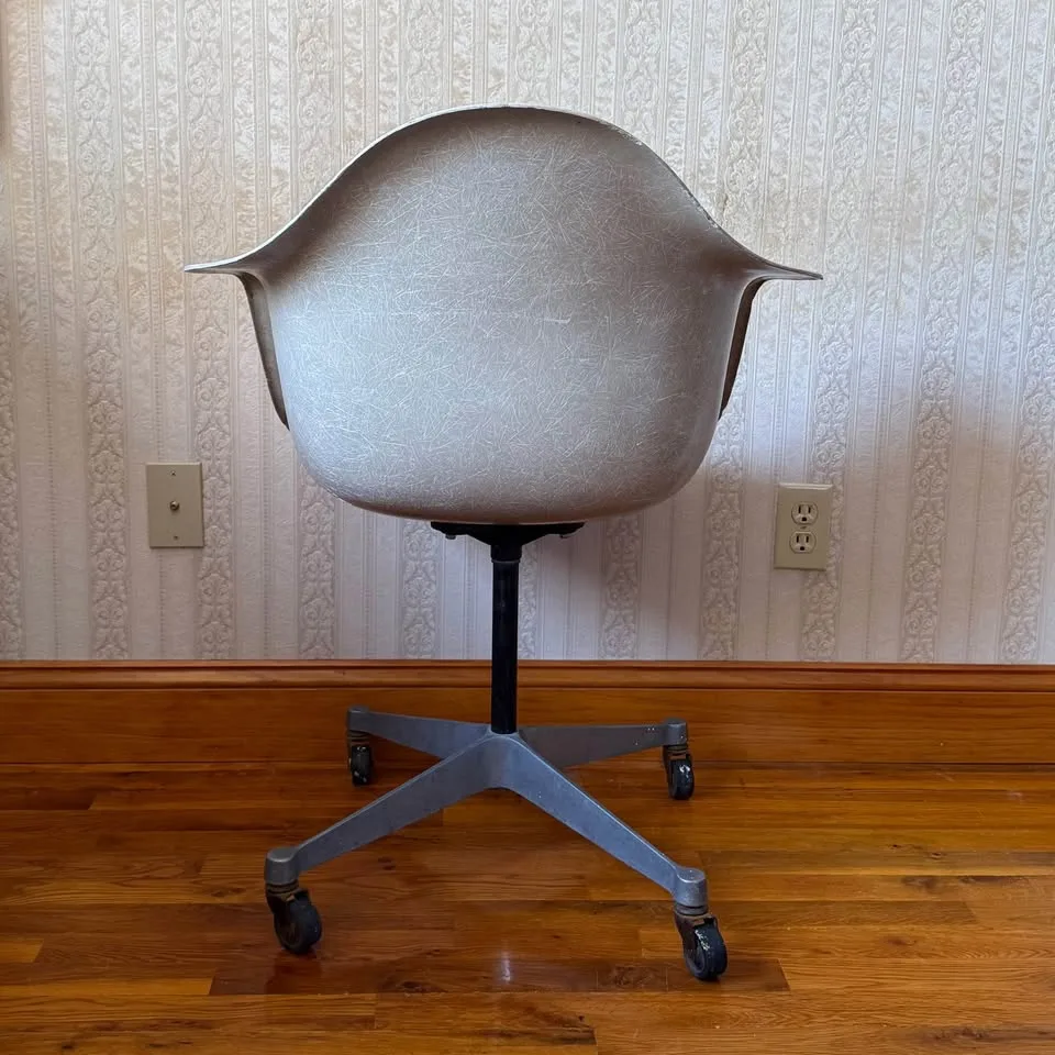 🎉 VINTAGE HERMAN MILLER EAMES SWIVEL CHAIR – ICONIC MID-CENTURY image indicator(2)