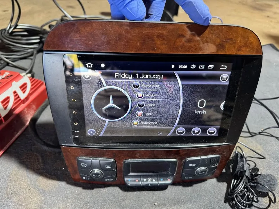 Selling complete Display + Sony sound Amplifier from 2005 Merced image indicator(2)