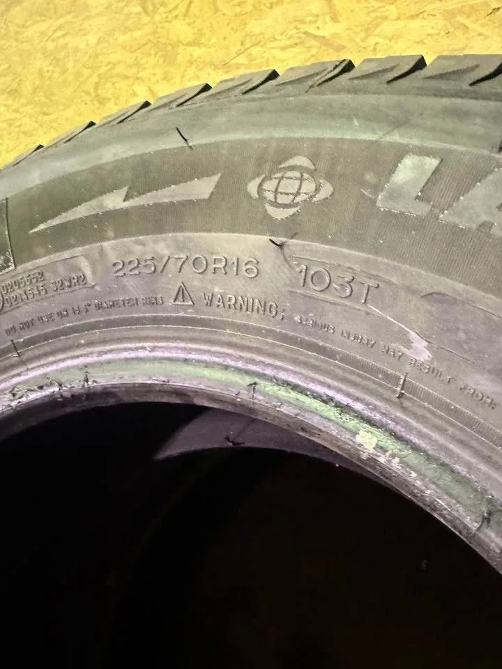 Tires 225/70R16 Michelin image indicator(2)