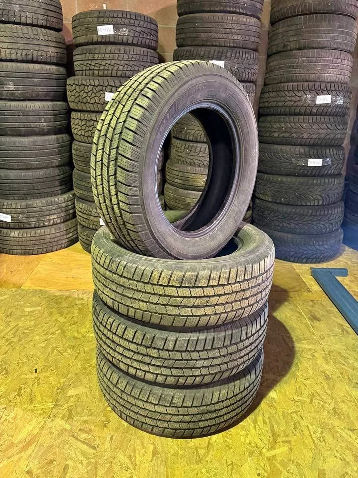 Tires 225/65R17 Michelin thumbnail