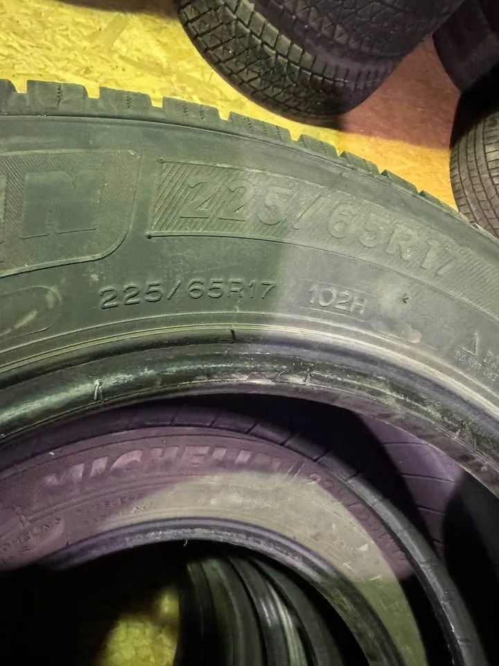 Tires 225/65R17 Michelin image indicator(2)