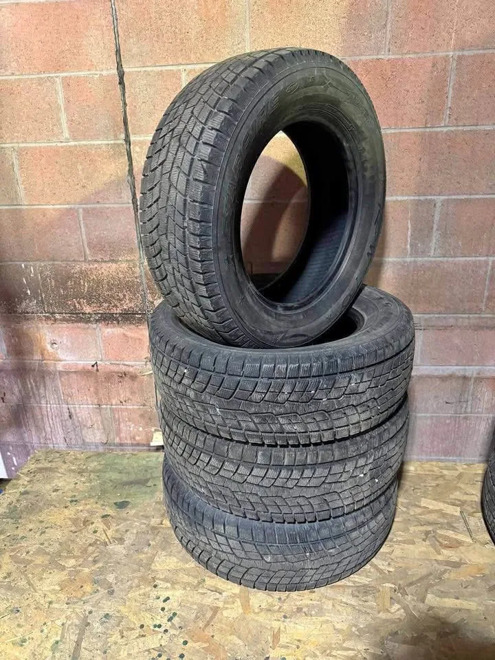 Tires 235/65R17 Starfire thumbnail
