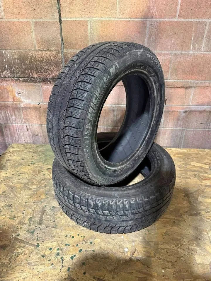 Tires 225/60R17 Michelin thumbnail