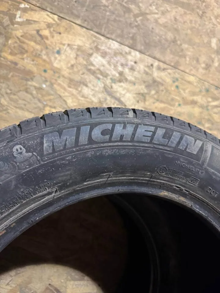 Tires 225/60R17 Michelin image indicator(2)