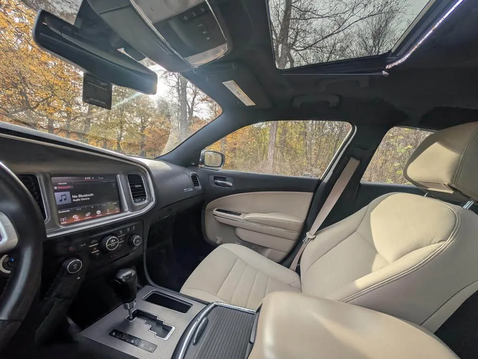 2011 Dodge Charger SXT image indicator(2)