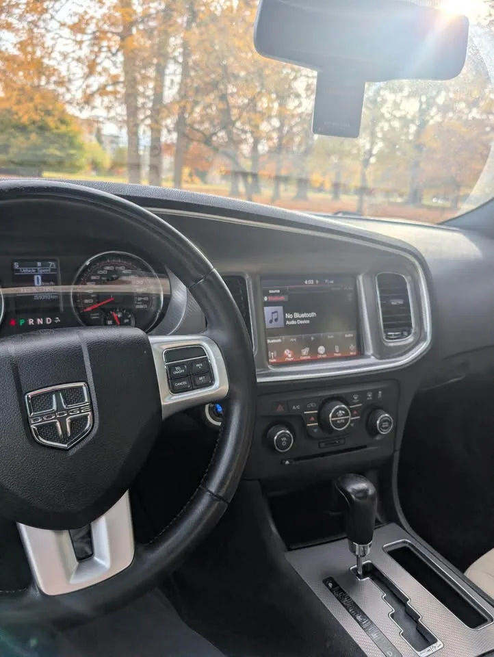 2011 Dodge Charger SXT image indicator(4)