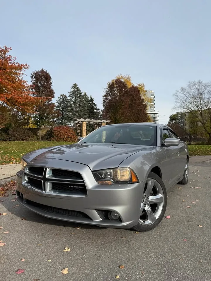 2011 Dodge Charger SXT image indicator(5)