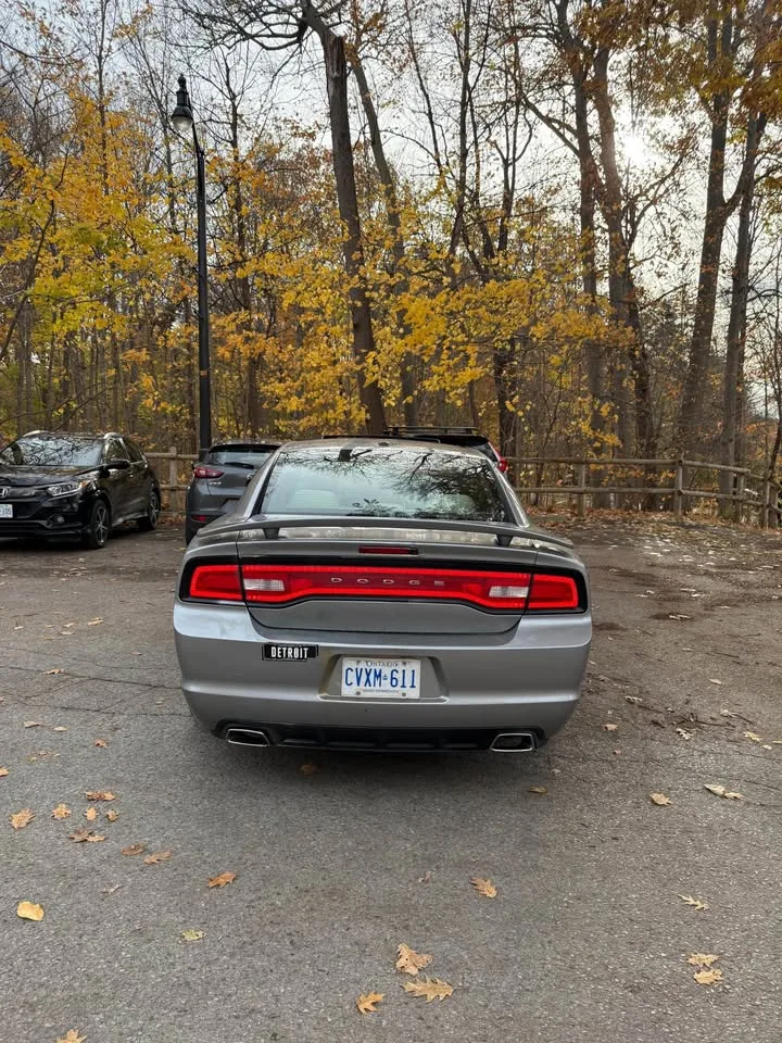 2011 Dodge Charger SXT image indicator(7)