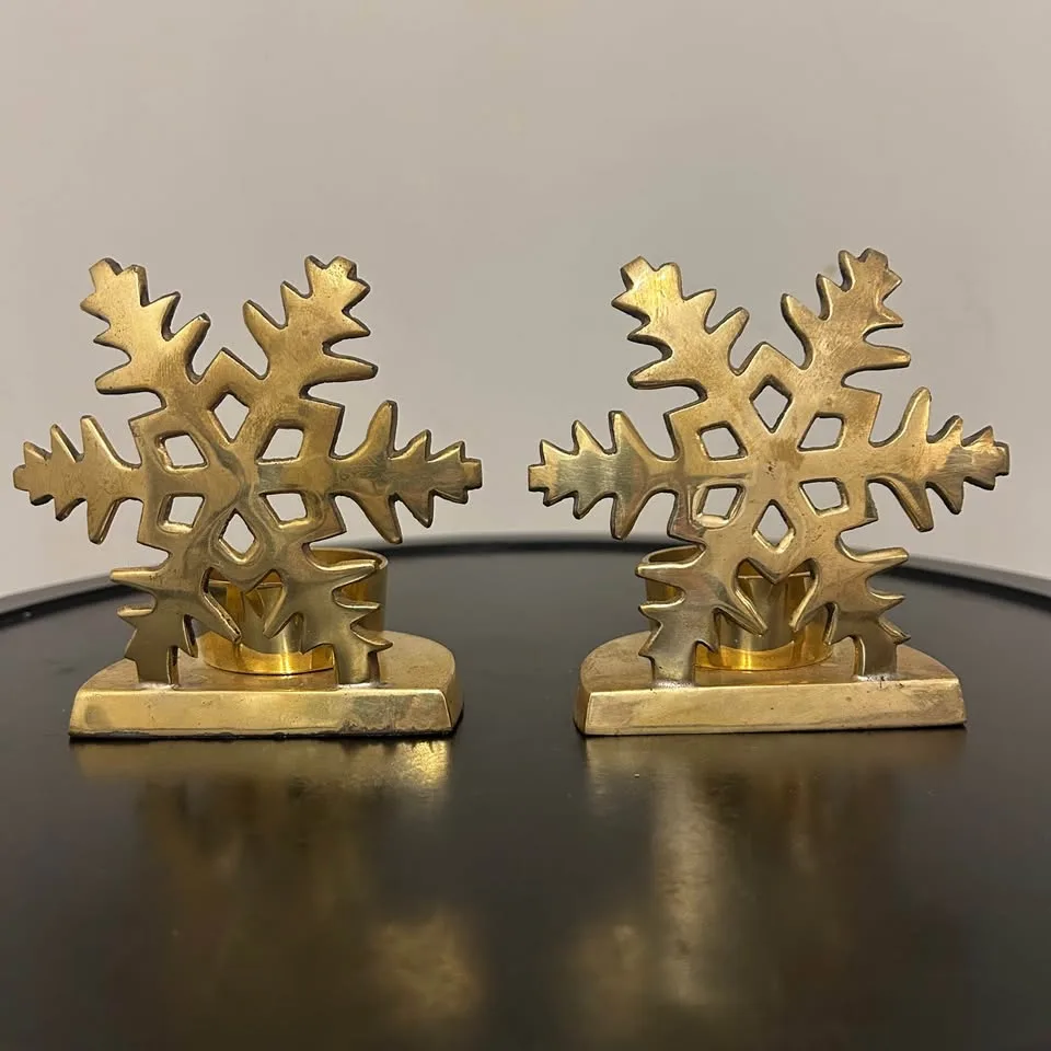 Vintage Brass Snowflake Candle Holder Set image indicator(2)