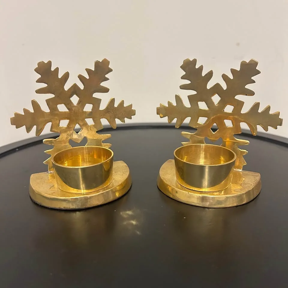 Vintage Brass Snowflake Candle Holder Set image indicator(3)