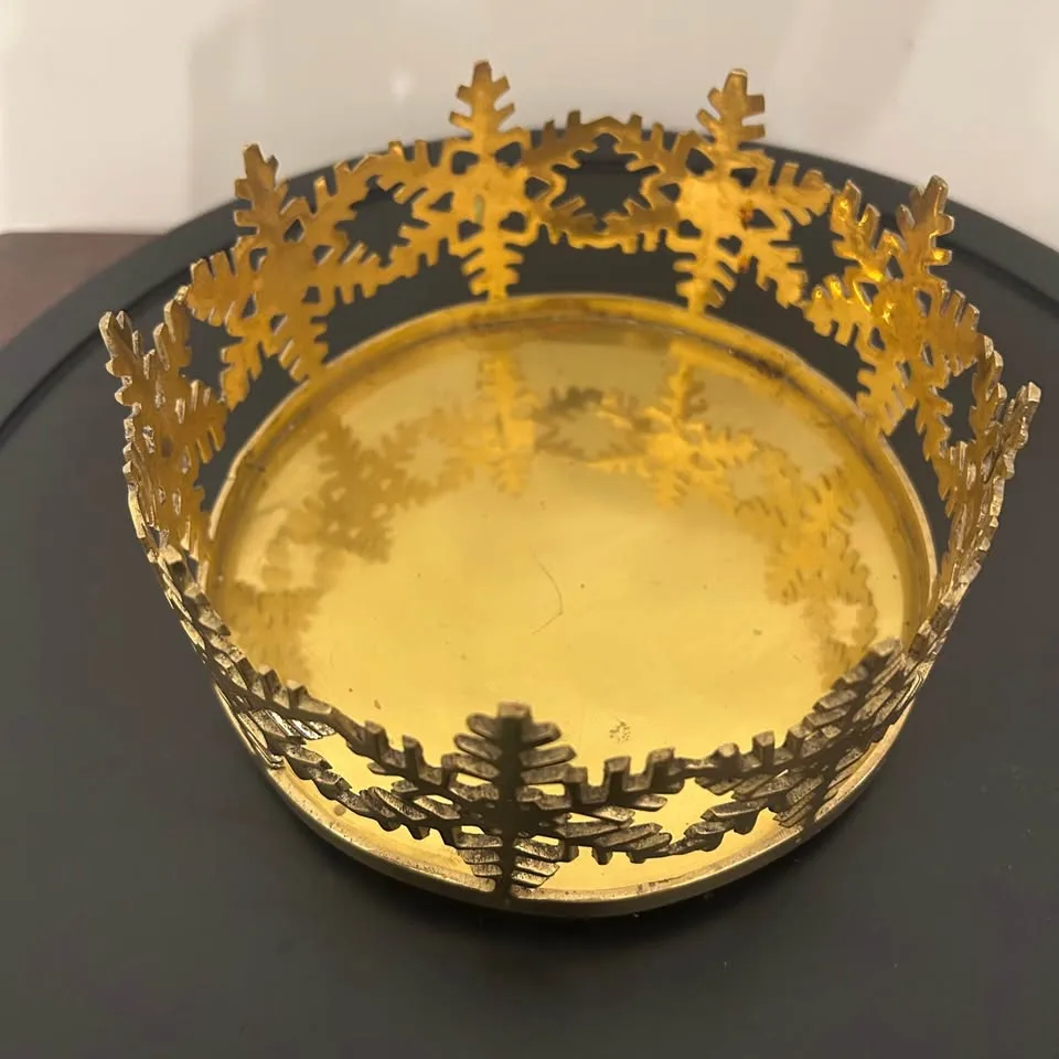 Vintage Brass Snowflake Candle Holder Set image indicator(6)