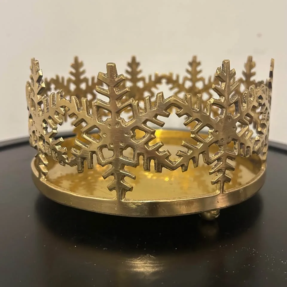 Vintage Brass Snowflake Candle Holder Set image indicator(8)