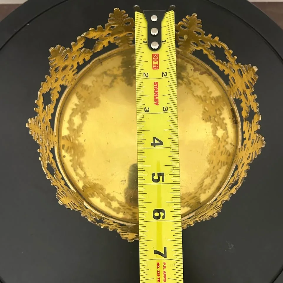 Vintage Brass Snowflake Candle Holder Set image indicator(10)