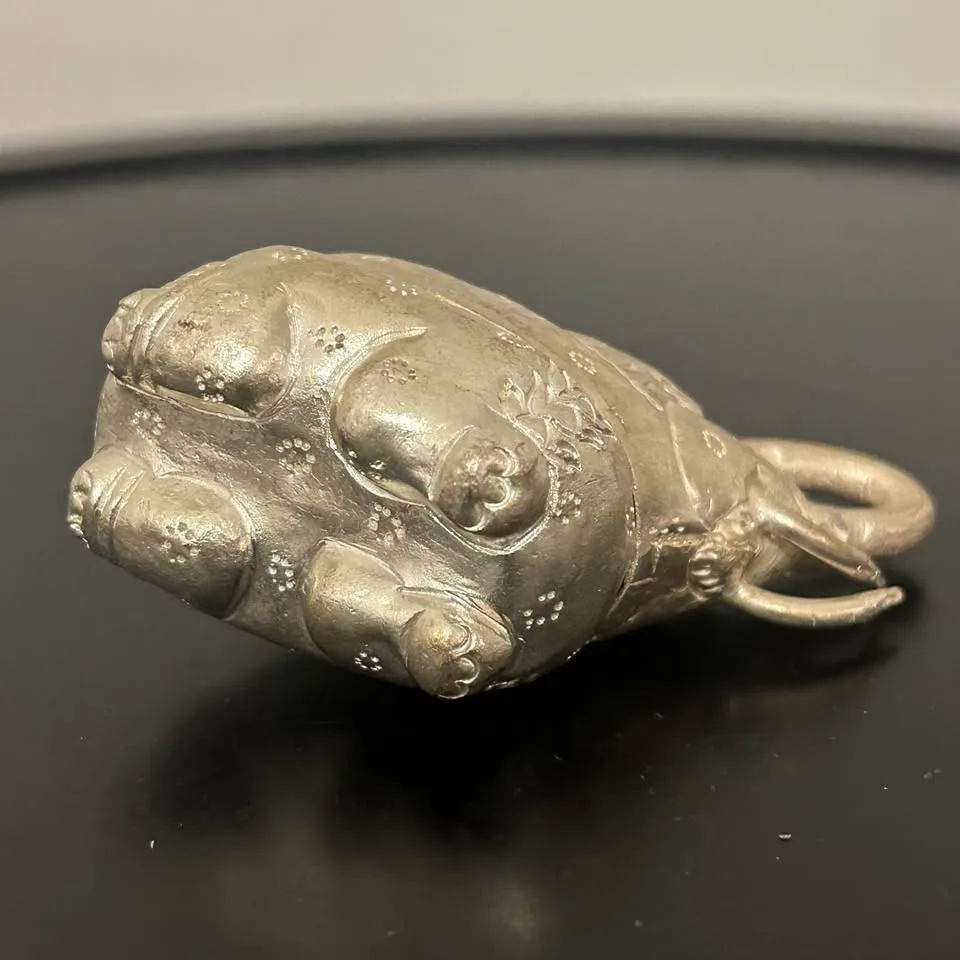 Small Vintage Cambodian Silver-Plated Elephant Box image indicator(5)