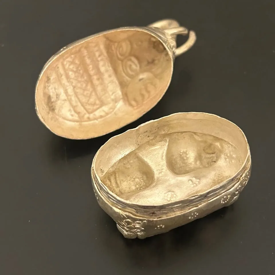 Small Vintage Cambodian Silver-Plated Elephant Box image indicator(6)