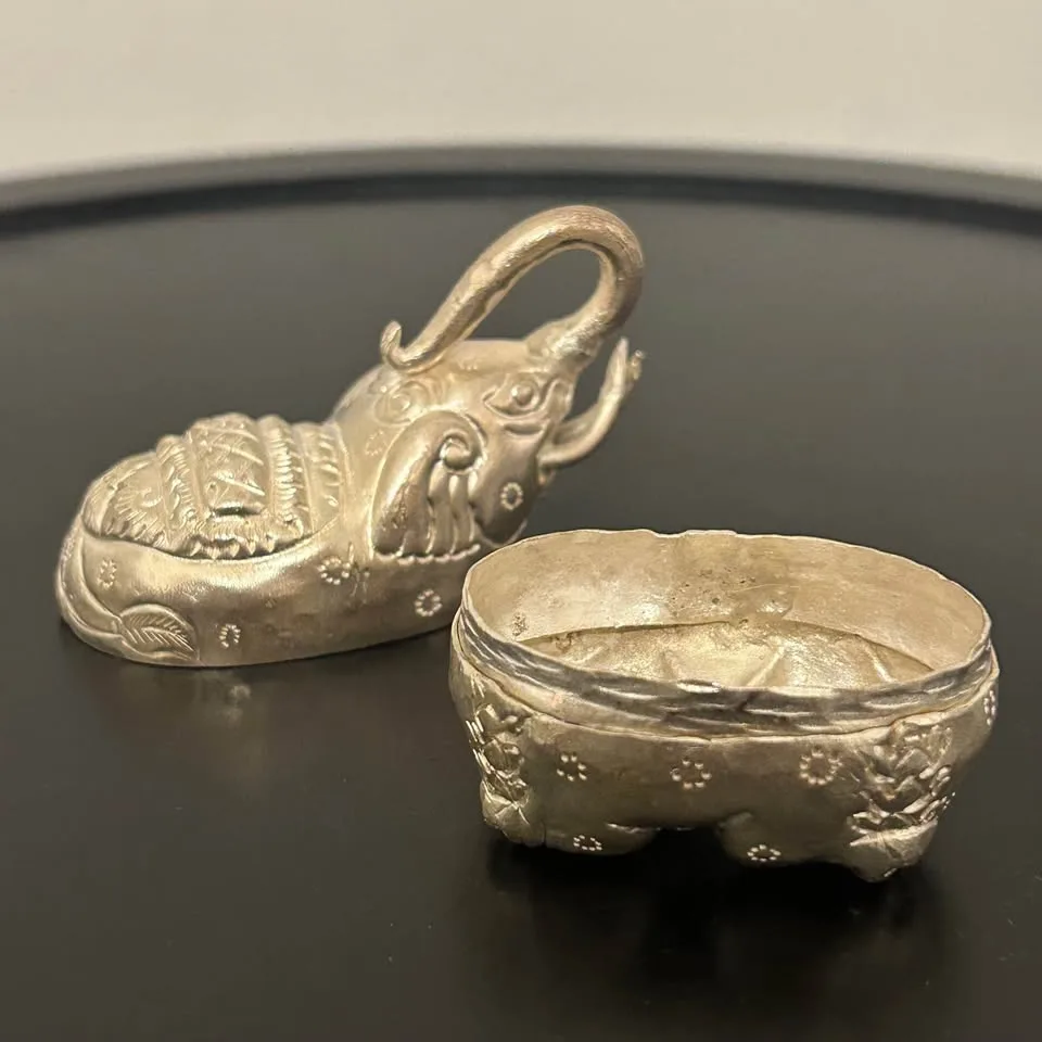 Small Vintage Cambodian Silver-Plated Elephant Box image indicator(7)