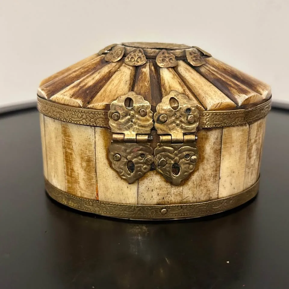 Vintage Handcrafted Bone and Brass Jewelry Box image indicator(3)
