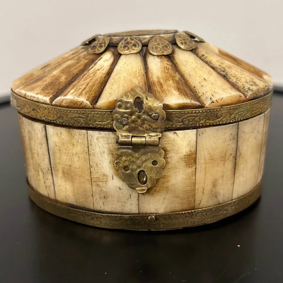 Vintage Handcrafted Bone and Brass Jewelry Box image indicator(4)