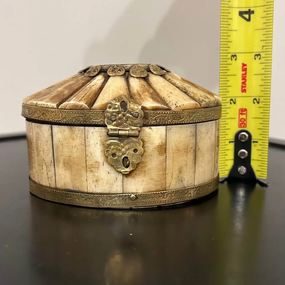 Vintage Handcrafted Bone and Brass Jewelry Box image indicator(6)