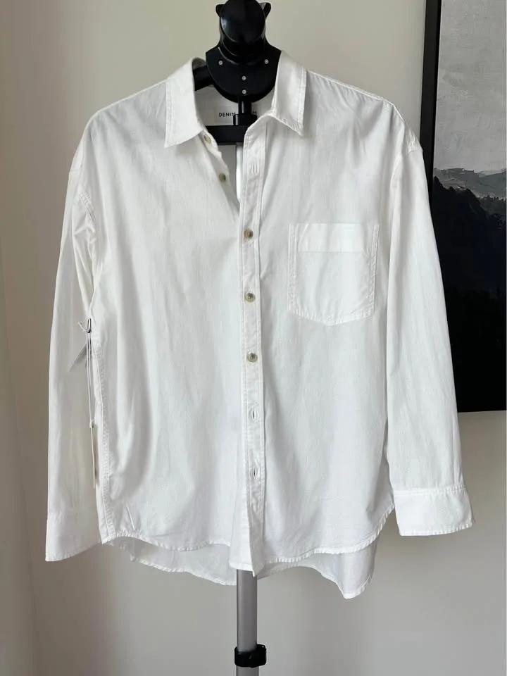 Aritzia 80s Comfy Denim Shirt Size S NWT image indicator(2)